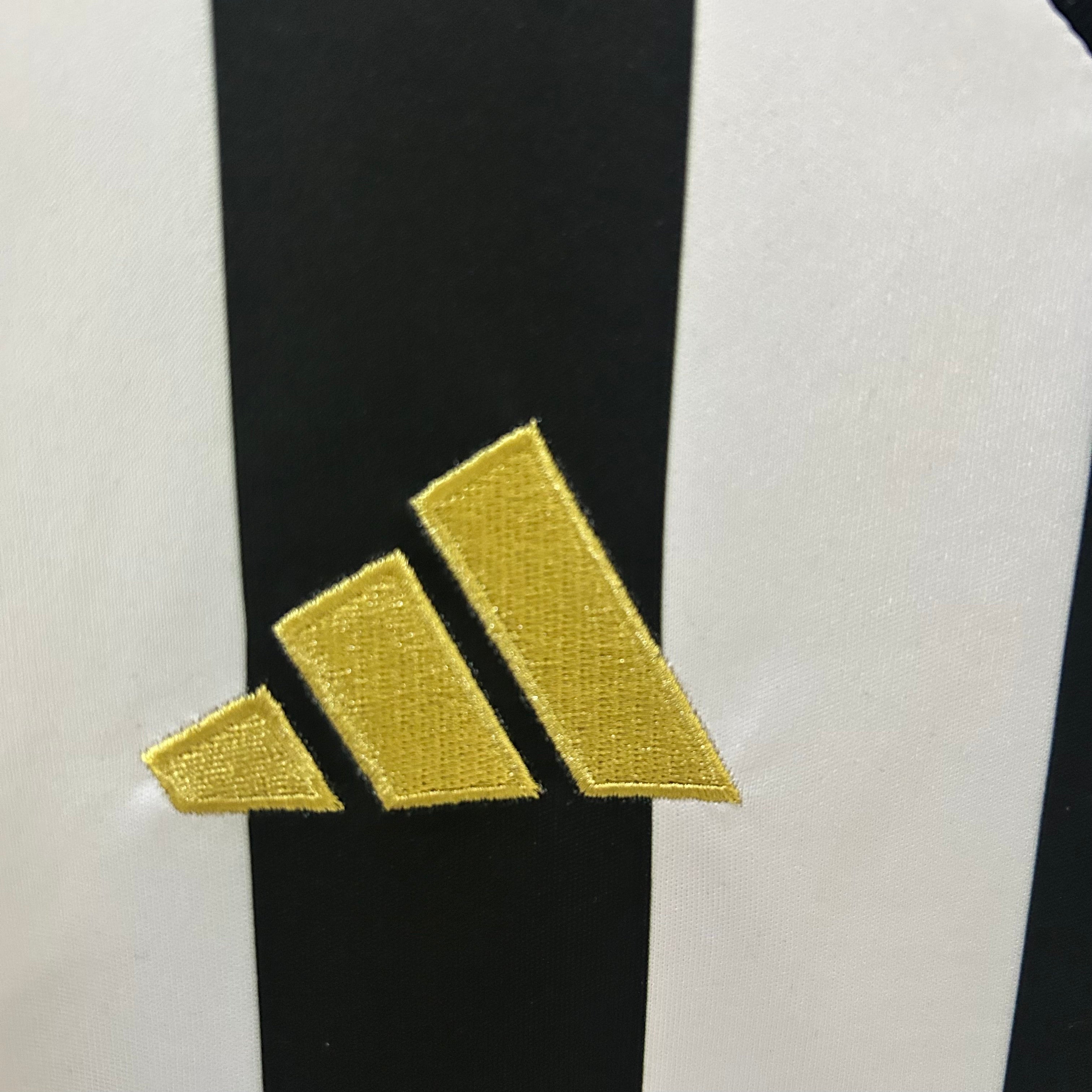 Camisa Atlético Mineiro Feminina Home 25/26 - Preta e Branca